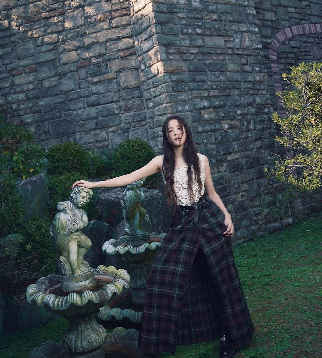 jisoo elle