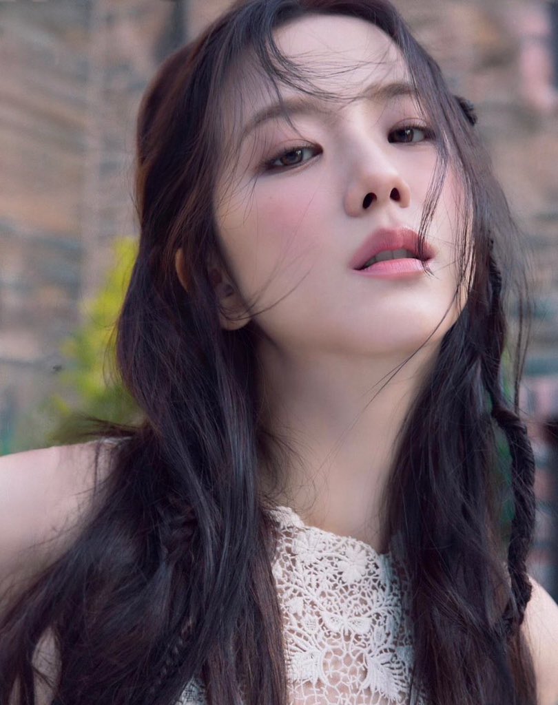 jisoo elle