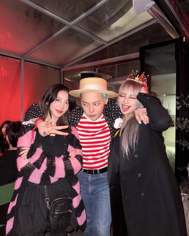 Korean showbiz congratulated G-Dragon on his comeback