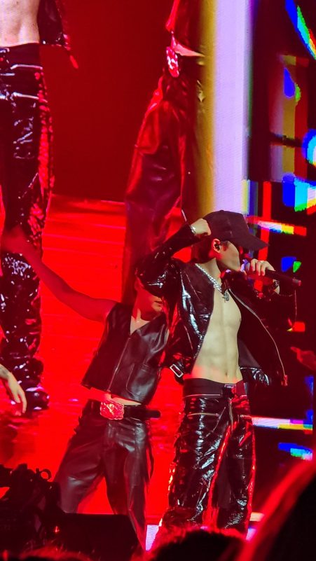kai-exo-taiwan-concert-outfit-controversy-3